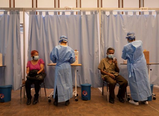 Chavismo inicia vacunación anticovid y promete que será masiva