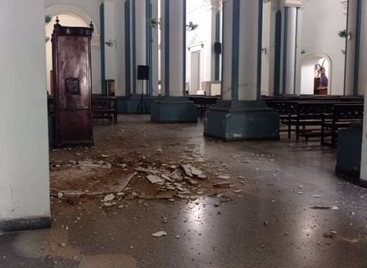 Carabobo: Iglesia La Candelaria de Valencia busca apoyo tras desplomarse parte del techo
