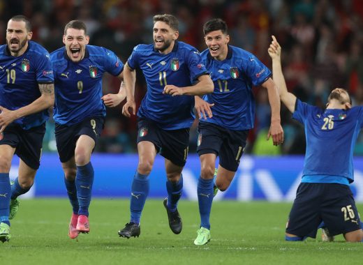Selección de Italia celebra pase a la final con homenaje a Raffaella Carrà
