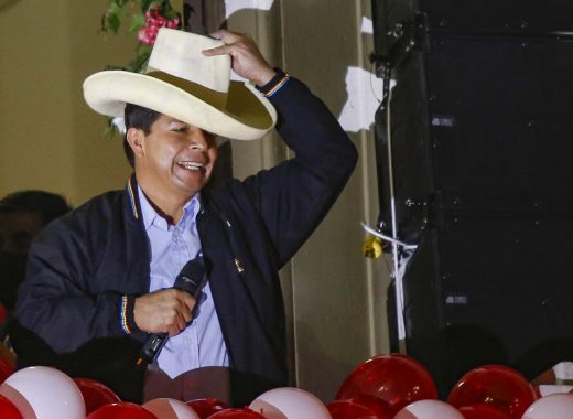 Perú: luz verde para que Pedro Castillo sea sometido a un juicio político