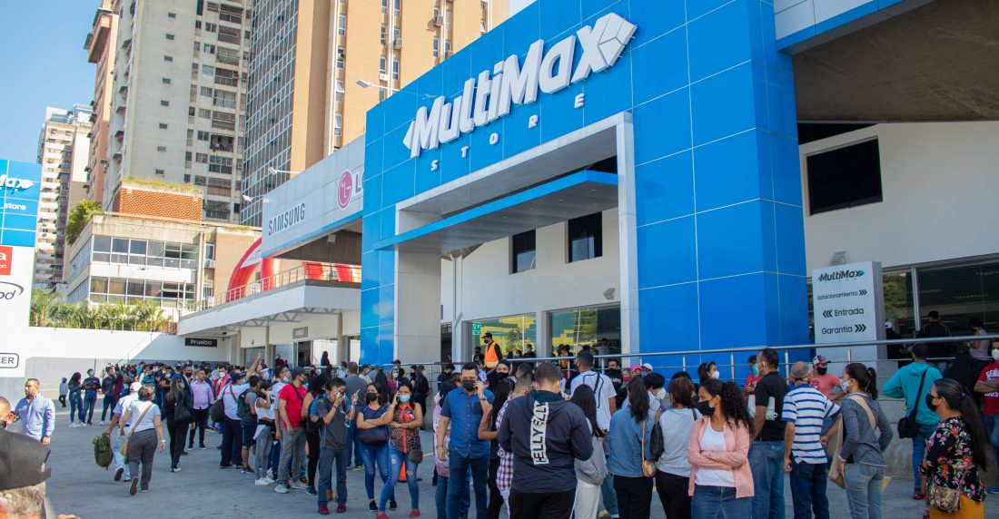 ¡Más de 30 mil personas asistieron a la inauguración de la décima tienda MultiMax en Caracas!