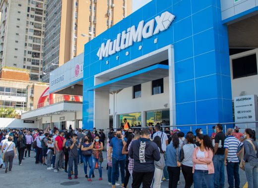 ¡Más de 30 mil personas asistieron a la inauguración de la décima tienda MultiMax en Caracas!