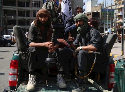 Talibanes anuncian "amnistía general" para los funcionarios públicos de Afganistán