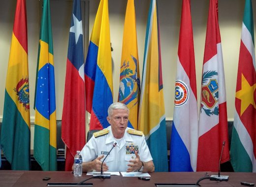 Jefe de Comando Sur: Maduro es una "vergüenza" que destrozó Venezuela