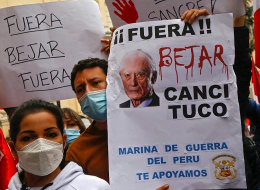 Canciller de Perú duró 19 días: exguerrillero cayó por meterse con militares