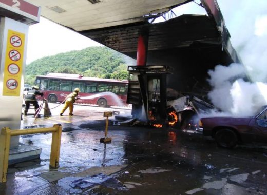 1 muerto y 8 heridos por explosión en cadena en estación de servicio de Anzoátegui
