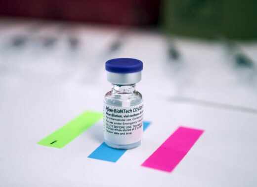 OMS: Países pobres recibieron solo 0,5% de todas las vacunas anticovid