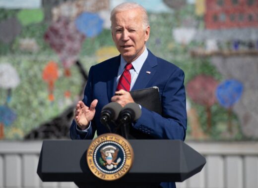 Biden pide dejar atrás el miedo 20 años después del 11-S