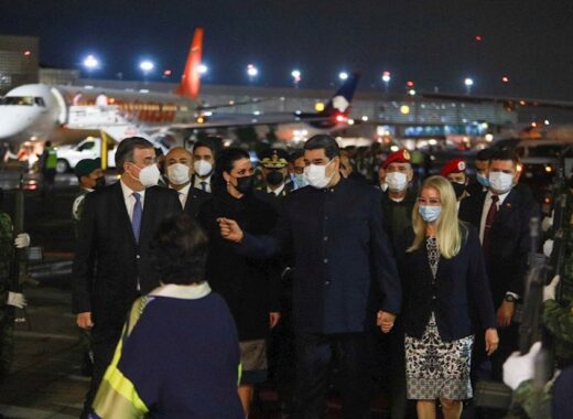Maduro aparece en México para cumbre de Celac, su primer viaje oficial desde que lo busca EE.UU