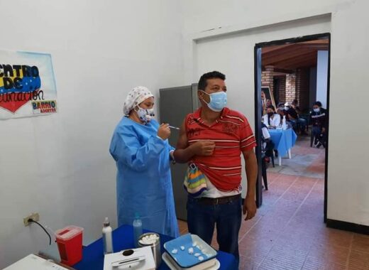 Inició vacunación, pero aún se evalúa abrir paso entre Colombia y Venezuela