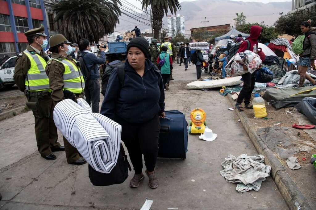 Migrantes venezolanos desalojados en Iquique 