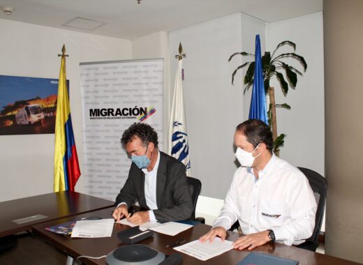 Migración Colombia y ACNUR firman un documento que incide en migración venezolana