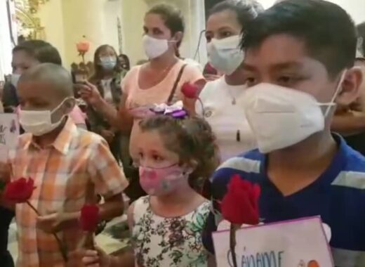 Carabobo: niños con cáncer ruegan sanarse a la virgen porque el Estado les da la espalda