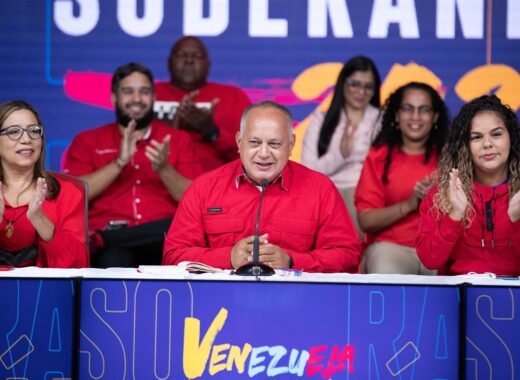 Cabello dice que los observadores electorales "hacen el papel de estúpidos"