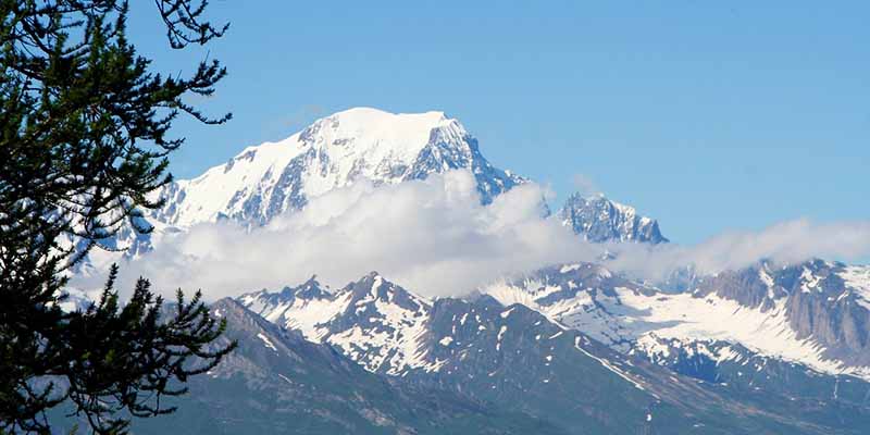 Rescatados dos alpinistas españoles que cayeron por un abismo del Mont Blanc