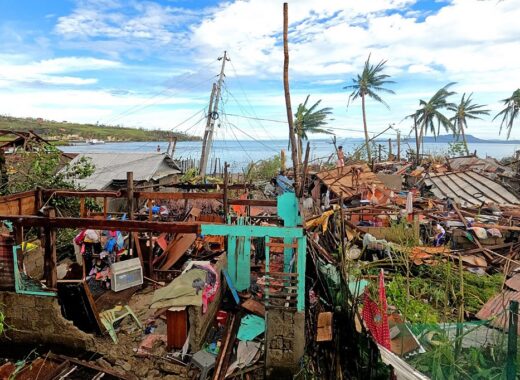 Tifón en Filipinas lleva 108 muertos y decenas de desaparecidos (fotos)