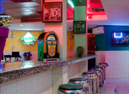 3 restaurantes El Trolly tiene 68 años atendiendo la noche caraqueña. Este 1 de enero comenzarán el año con una rumba que permite ir en pijamas
