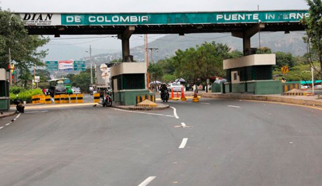 Colombia impide paso de carga comercial hacia Venezuela
