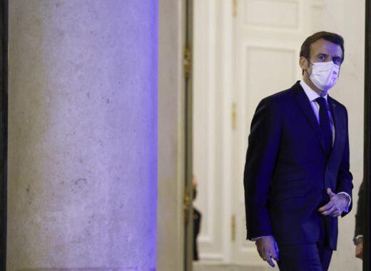 Macron reafirma lo dicho sobre los antivacunas: "Son unos irresponsables"