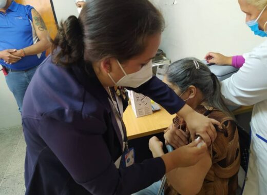 Hoy comienzan a vacunar con la tercera dosis en los Altos Mirandinos