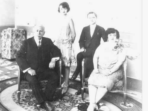 Eustoquio Gómez con su familia