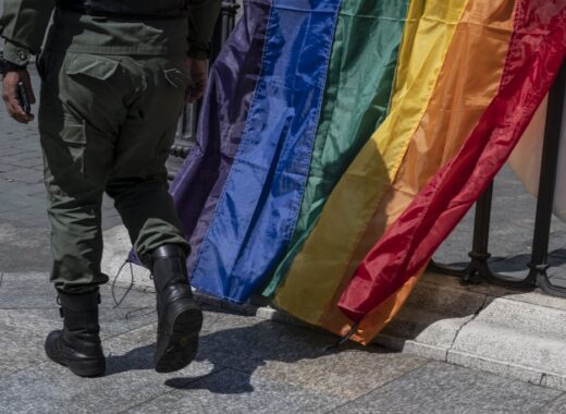 "Es más grave ser gay que corrupto": Militares homosexuales en Venezuela enfrentan cárcel o expulsión