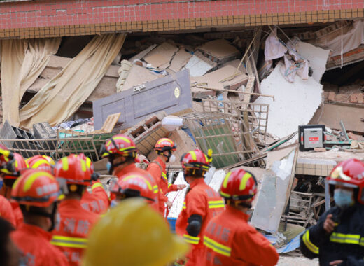 China: edificio colapsa y deja más de 30 personas desaparecidas