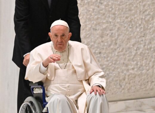 Papa Francisco suspende sus visitas al extranjero por motivos de salud