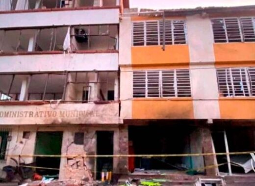 Colombia: explota un carro bomba en el Cauca y destruye un edificio