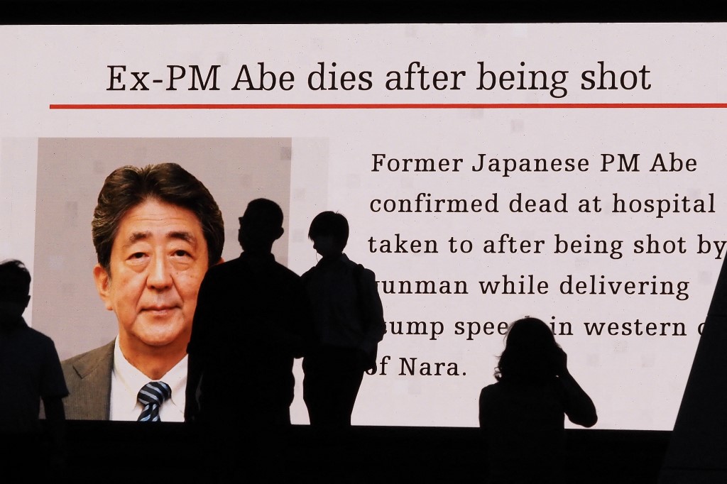 Asesinan en pleno mitin a ex primer ministro japonés Shinzo Abe