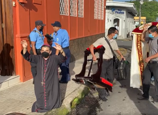 Nicaragua: Ortega apresa a obispo disidente