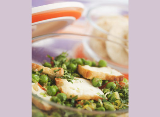 queso a la plancha, guisantes