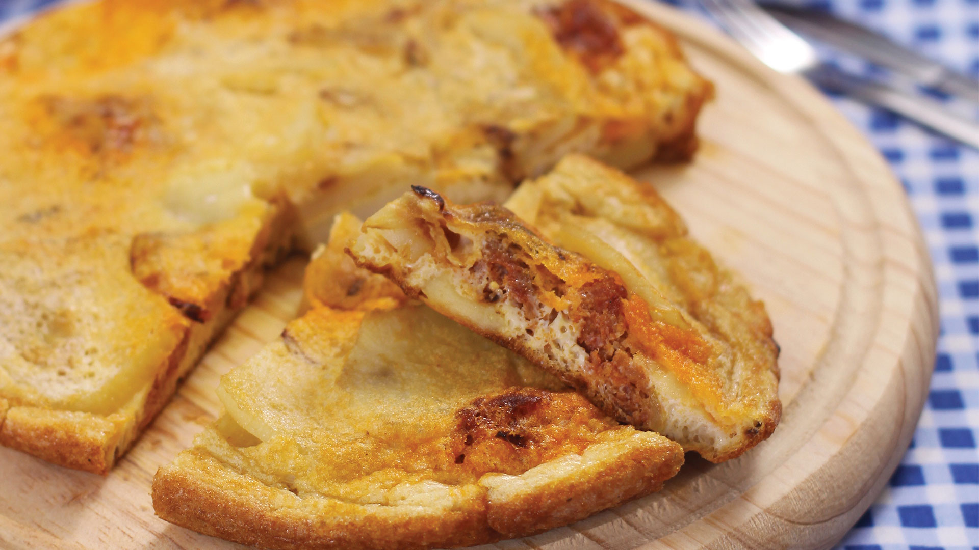 Tortilla de chorizo y manchego | Bienmesabe