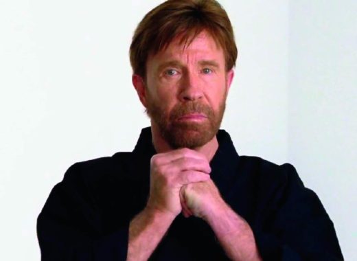 Chuck Norris El camino del dragón" (The Way of the Dragon, 1972), junto a la leyenda de las artes marciales Bruce Lee. Otras importantes películas de su carrera fueron "Desaparecidos en combate" (1984) y la saga "Fuerza delta" (1986 y 1990). Pero quizá su papel más recordado sea el del Cordell "Cord" Walker en la longeva serie "Walker, Texas Ranger", que interpretó en casi 200 episodios a lo largo de 8 años.