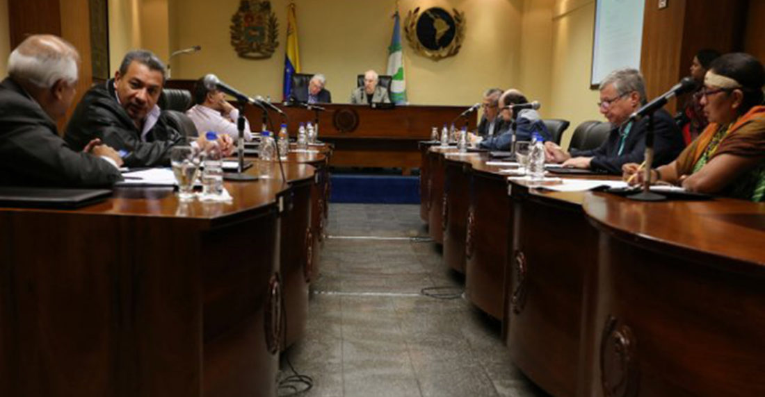 Sesión del Parlatino
