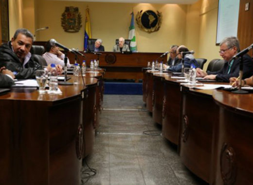 Sesión del Parlatino