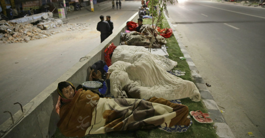 Cifra de muertos supera los mil por terremoto en Nepal | El Estímulo