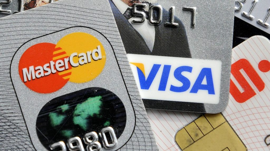 Recargar un porcentaje al pago con tarjeta de crédito