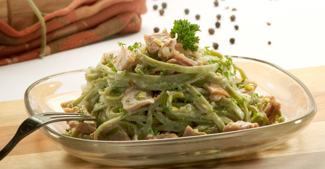 linguini, verde, atún, vegetales