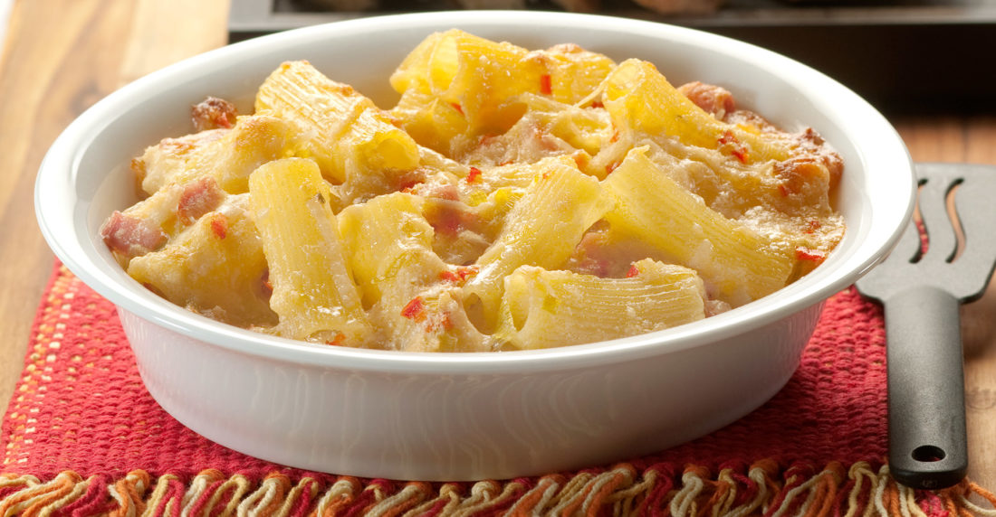 pastel, rigatoni, gratén