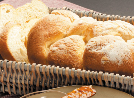 trenzas, pan, leche, azúcar