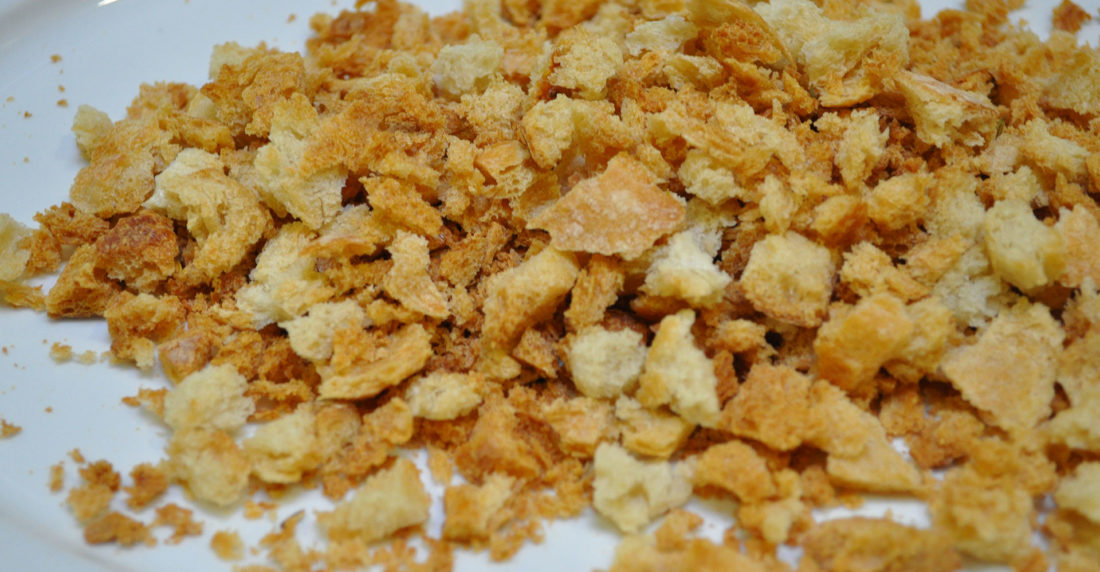 migas de pan, bread crumbs
