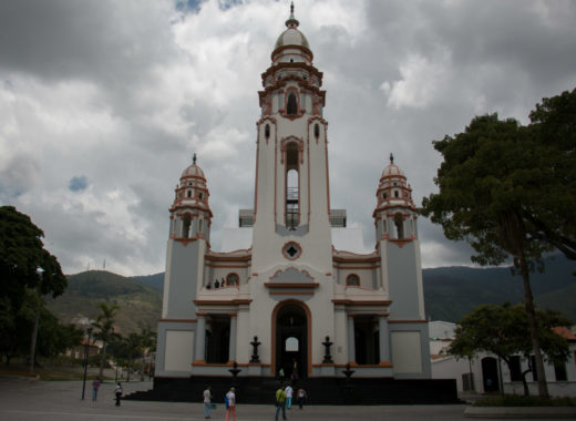 El chavismo usa la historia de Venezuela como un archivo mustio de anécdotas, de donde cada cierto tiempo espiga hechos aislados para eviscerarlos