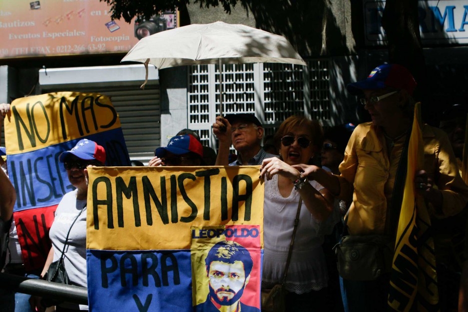 LeyAministíaLeopoldoLopezMarchaOposición