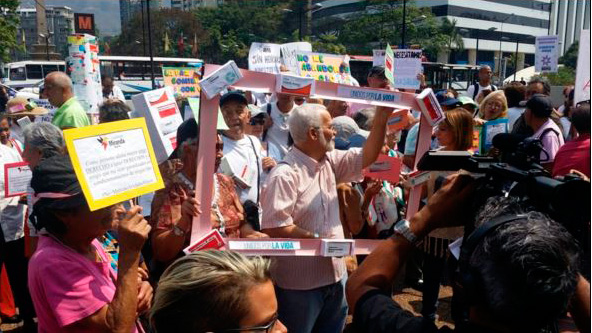 Protestan en Caracas la muerte de pacientes por falta de medicinas | El ...