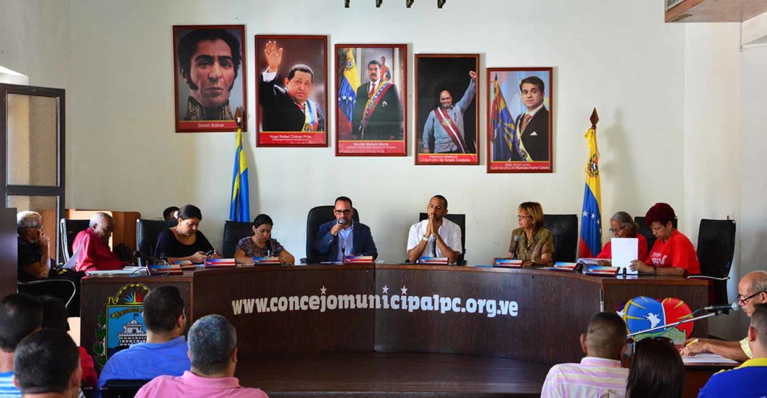 Renuncia Rafael Lacava