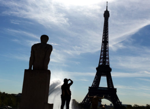 Turismo permanecerá en rojo