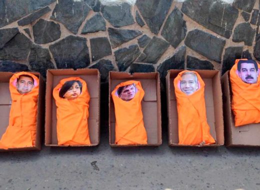 Cajas de cartón en residencia del Gobernador de Anzoátegui