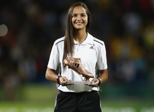 Deyna Castellanos recibe bota y balón de bronce