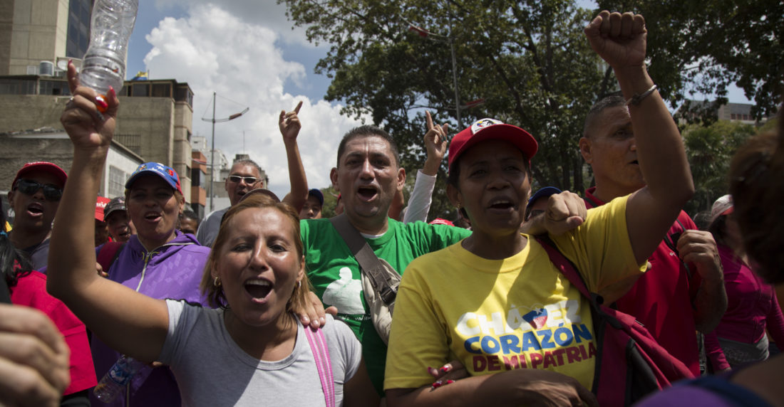 Marcha del oficialismo durante paro